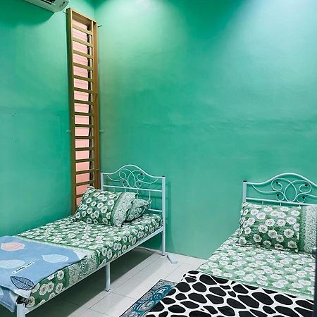 Mak Kuntum Homestay Sungai Petani Extérieur photo