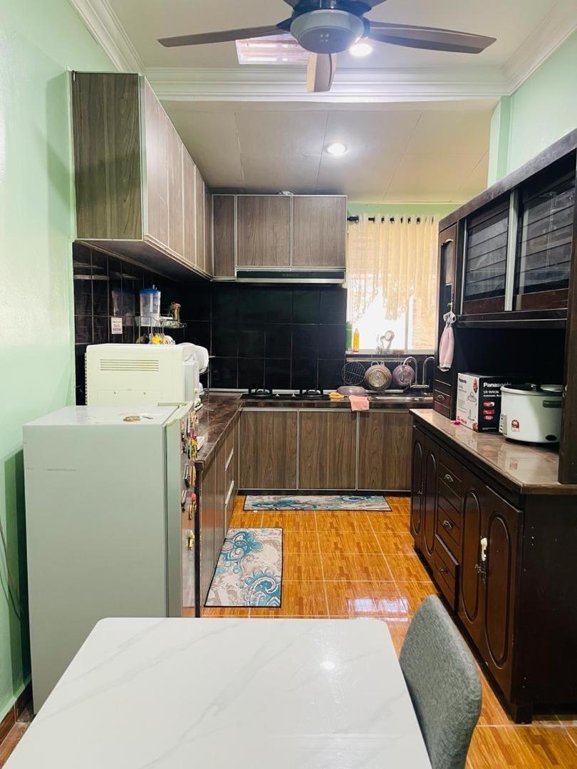 Mak Kuntum Homestay Sungai Petani Extérieur photo
