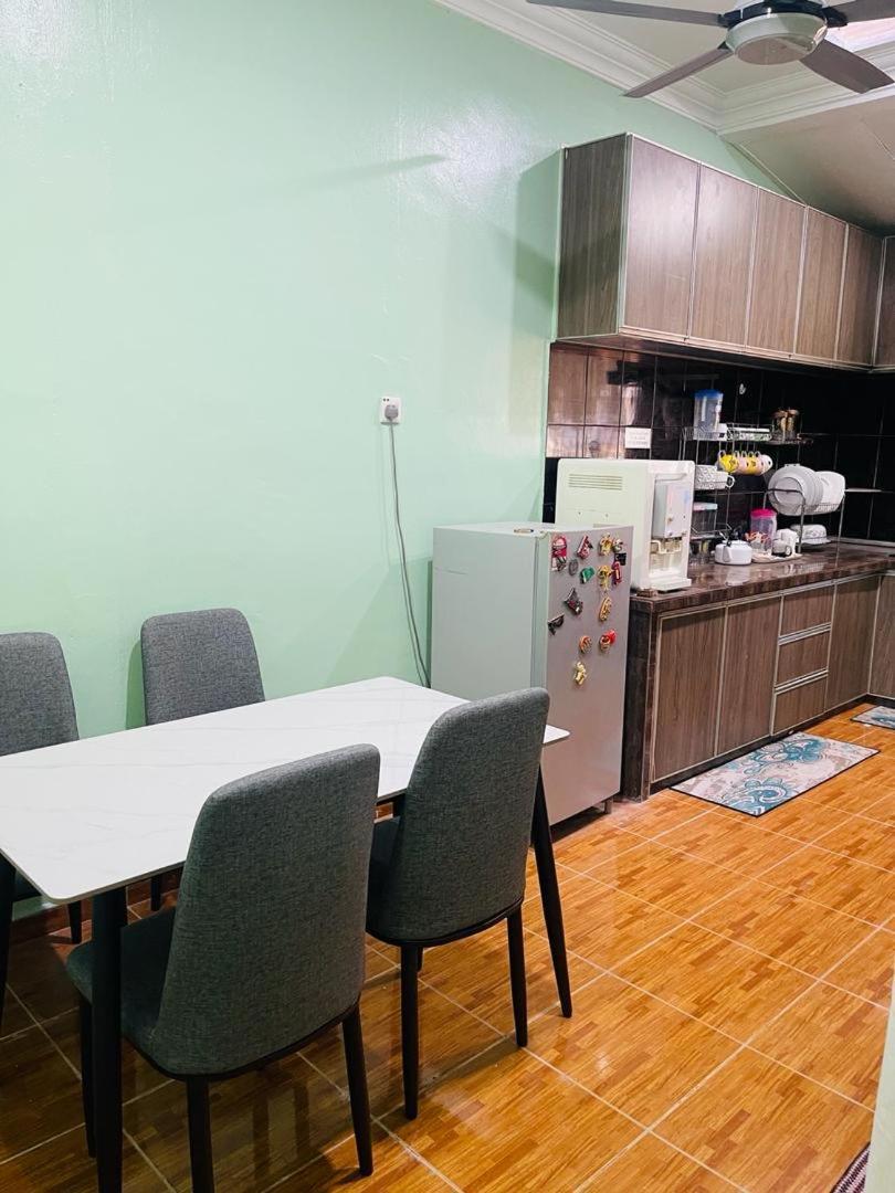 Mak Kuntum Homestay Sungai Petani Extérieur photo